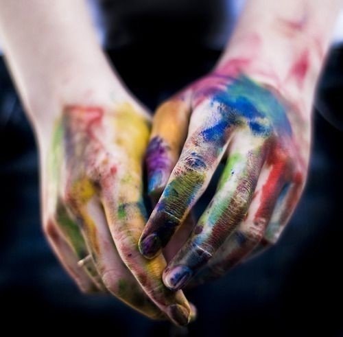 Пальцы в краске