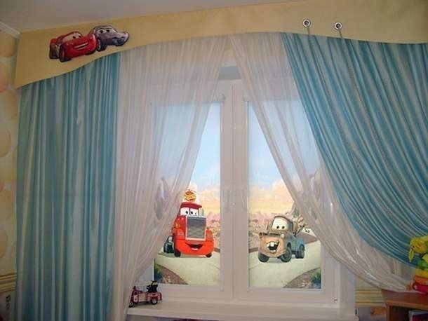 Однотонные шторы в детской комнате для мальчика