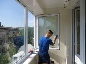 Застеклить балкон пластиковыми окнами