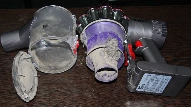 Промываем пылесос Dyson внутри: подробная инструкция по очистке
