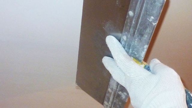 Как правильно шпаклевать гипсокартон на потолке