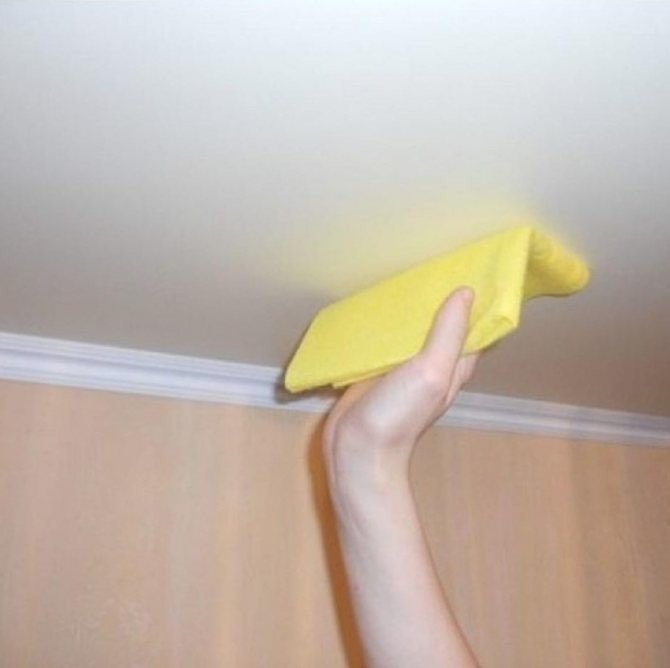 Тряпка для мытья натяжных потолков без разводов в домашних
