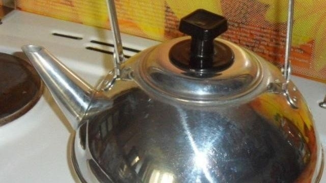 Как почистить чайник от накипи внутри и различных загрязнений снаружи