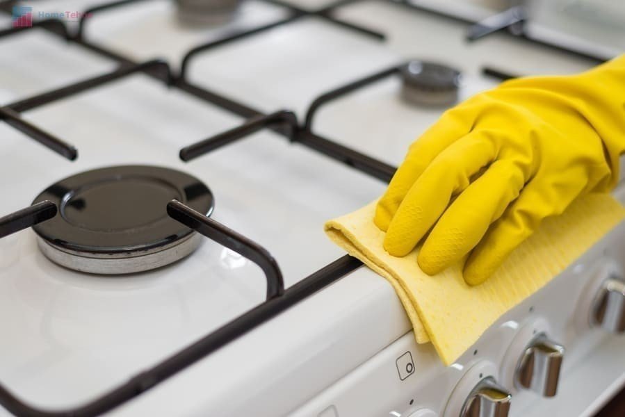 Мытье кухонной плиты