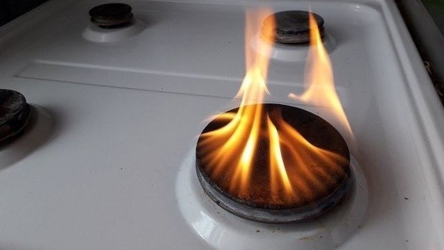 Коптит газовая плита