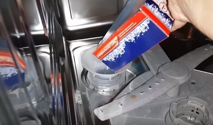 Куда заливать гель для посудомоечной машины
