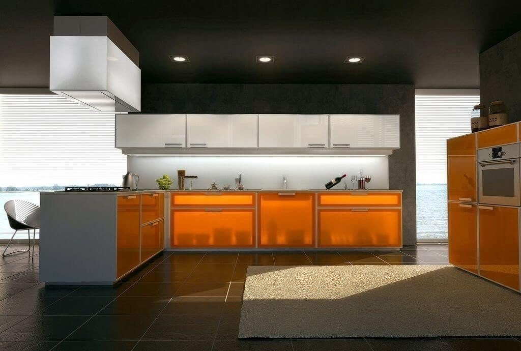 Оранжевая кухня в стиле хай тек