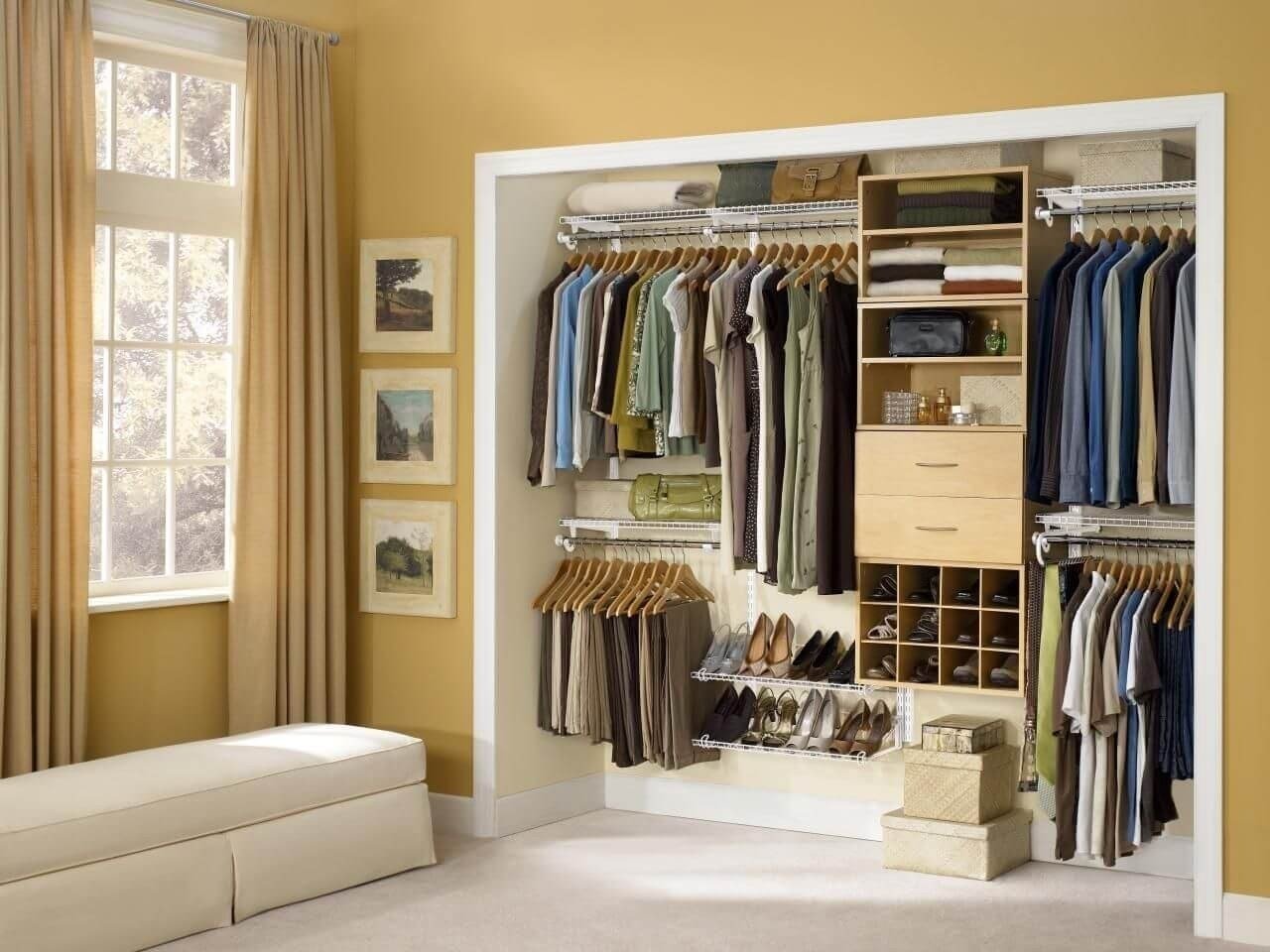 Секреты обустройства маленькой гардеробной комнаты
