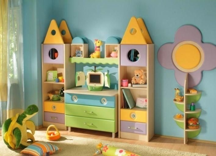 Шкаф для игрушек в детскую