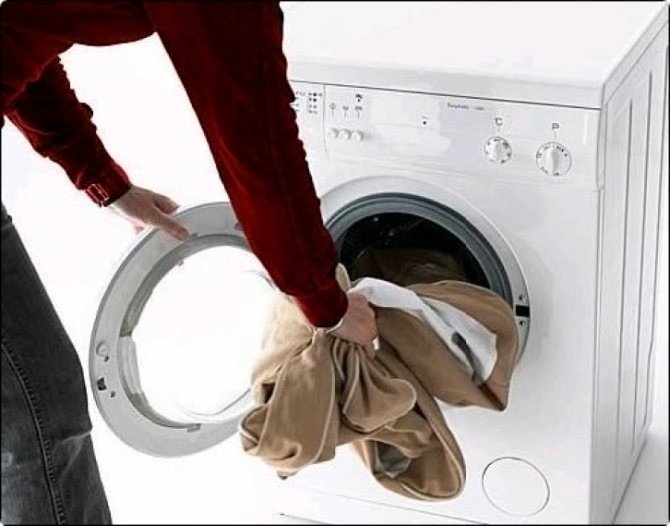 Можно ли стирать пальто в стиральной машине