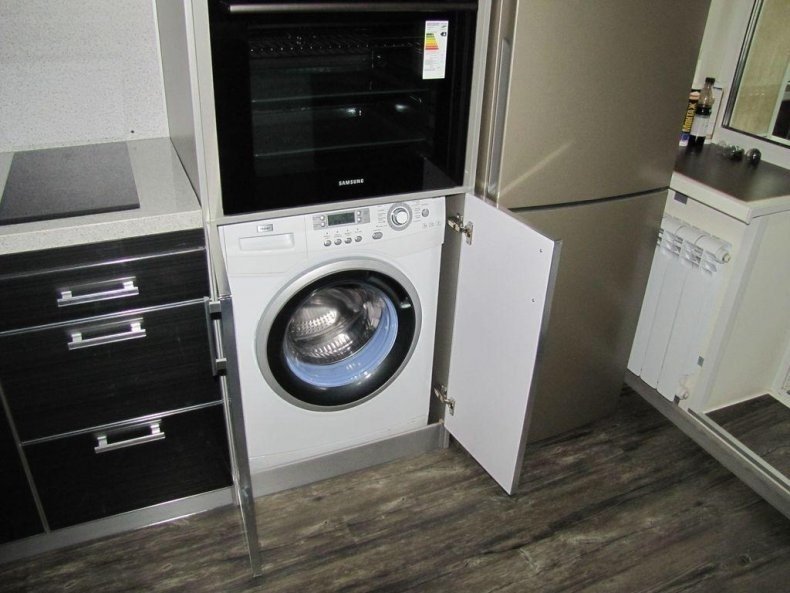 Встроенная стиральная машина и духовой шкаф