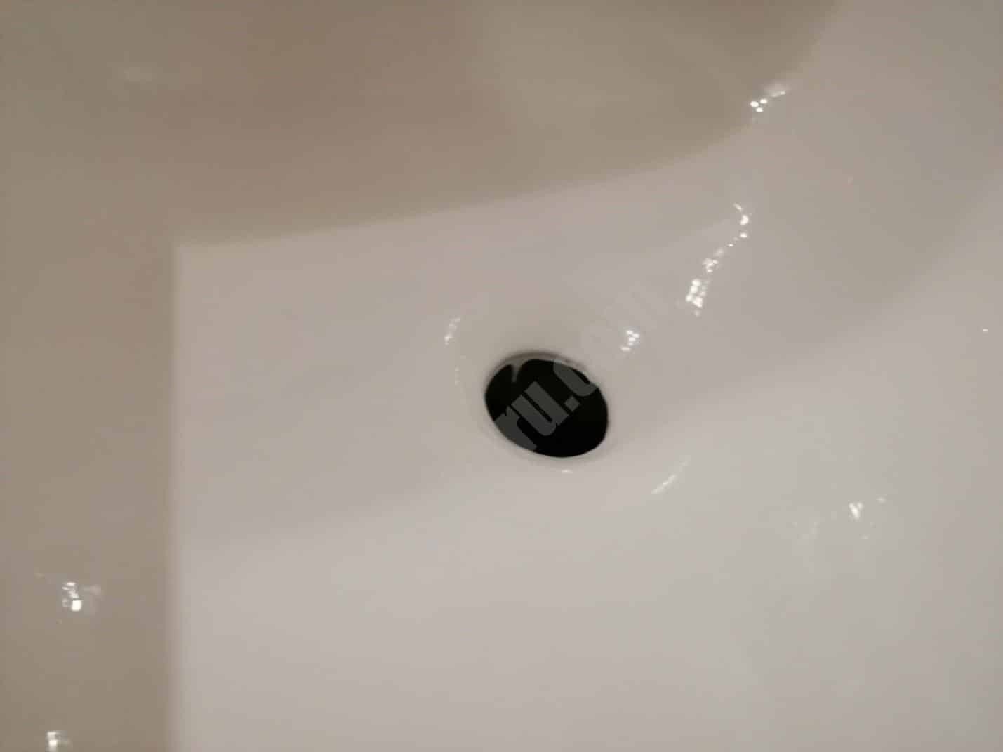 Покрытие ванны черным акрилом