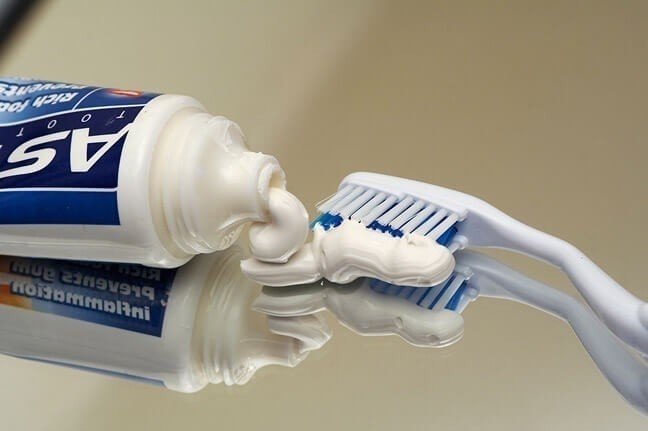 Зубная паста lacalut extra sensitive